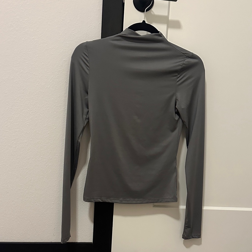H&M Charcoal Long Sleeve Women's Top